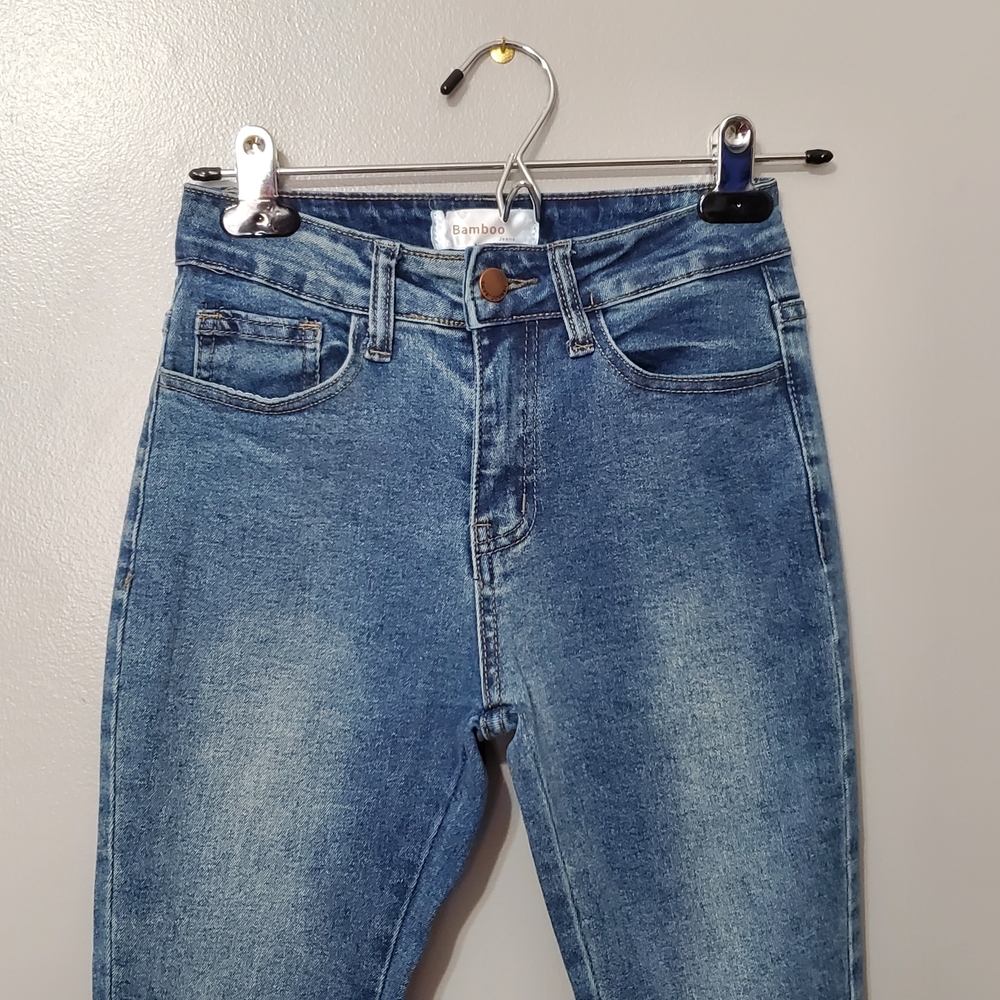 BAMBOO Cross Embroidered Blue Flare Jeans Size 00 - Picture 3 of 9